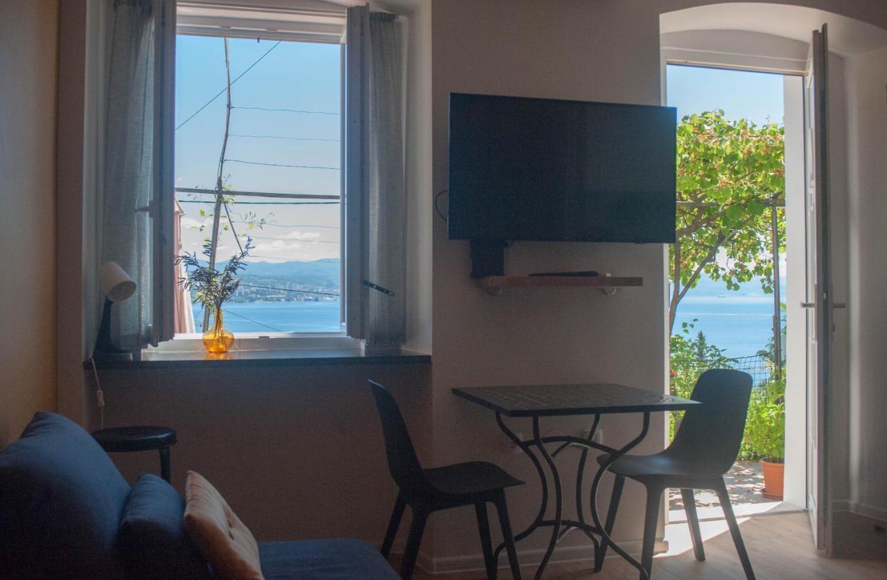 Kiwi Studio Opatija Luaran gambar