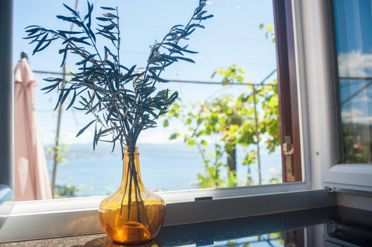 Kiwi Studio Opatija Luaran gambar