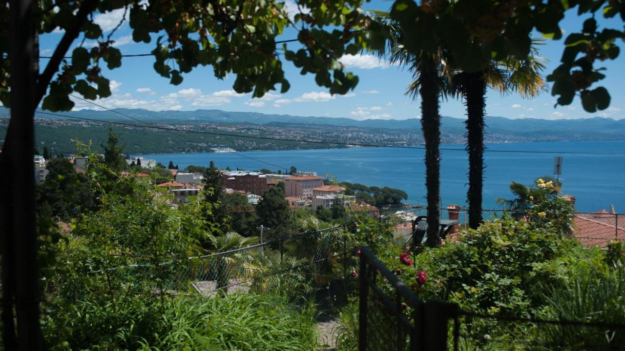 Kiwi Studio Opatija Luaran gambar